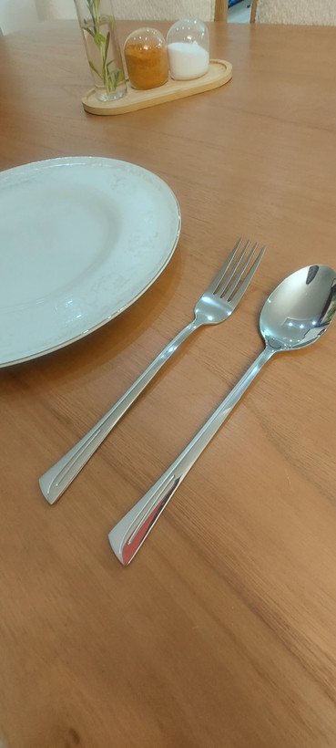 ست قاشق و چنگال یونیک اصل ۱۲ پارچه استیل نگیر ضدزنگ (عیار دار)